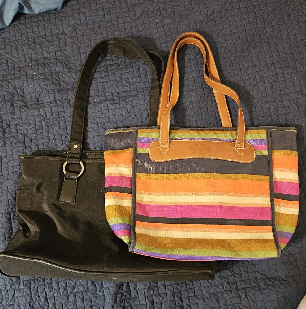 2 Fossil Totes